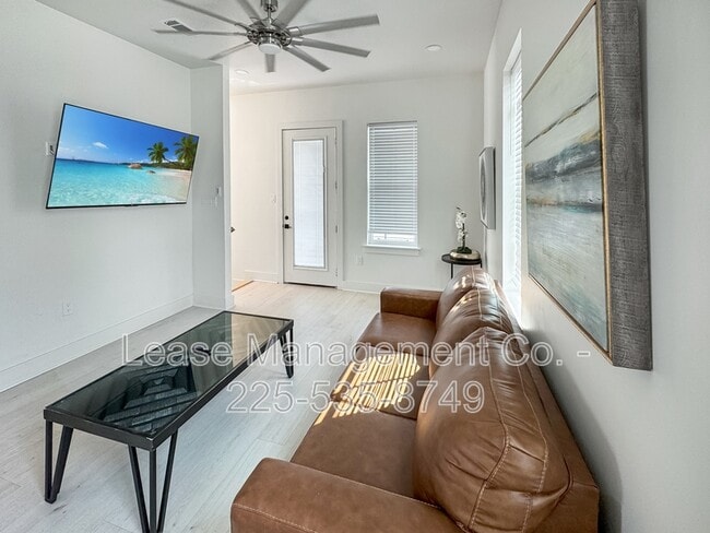 Building Photo - 1937 Iberville St