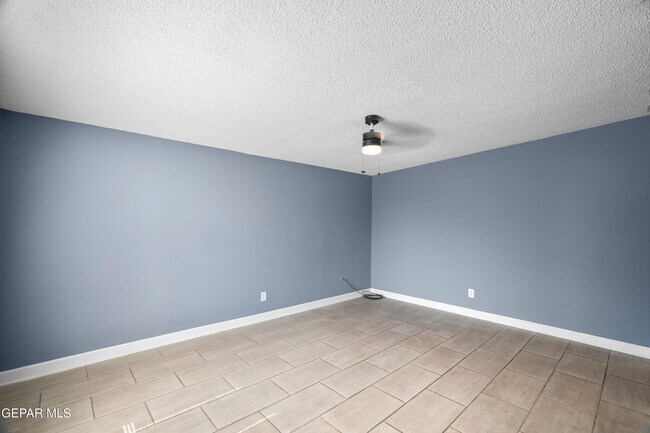 Building Photo - 3977 Las Casitas Dr
