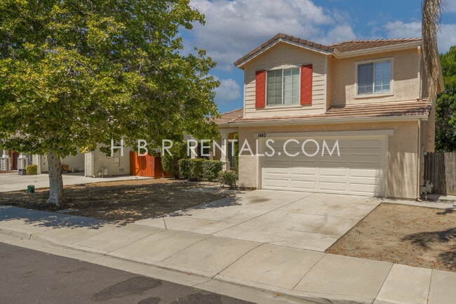 Building Photo - Charming 3-Bed, 2.5-Bath Home in One of Tr...
