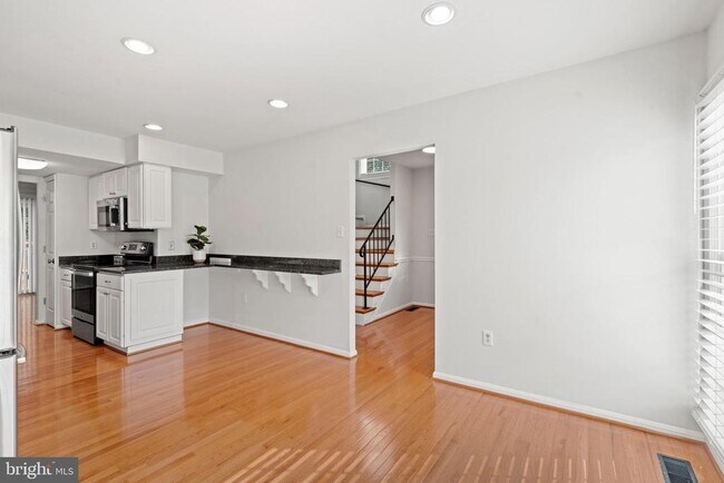 Building Photo - 9932 Longford Ct