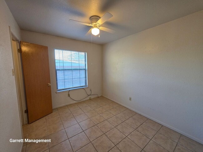 Building Photo - 1703 Taylor St