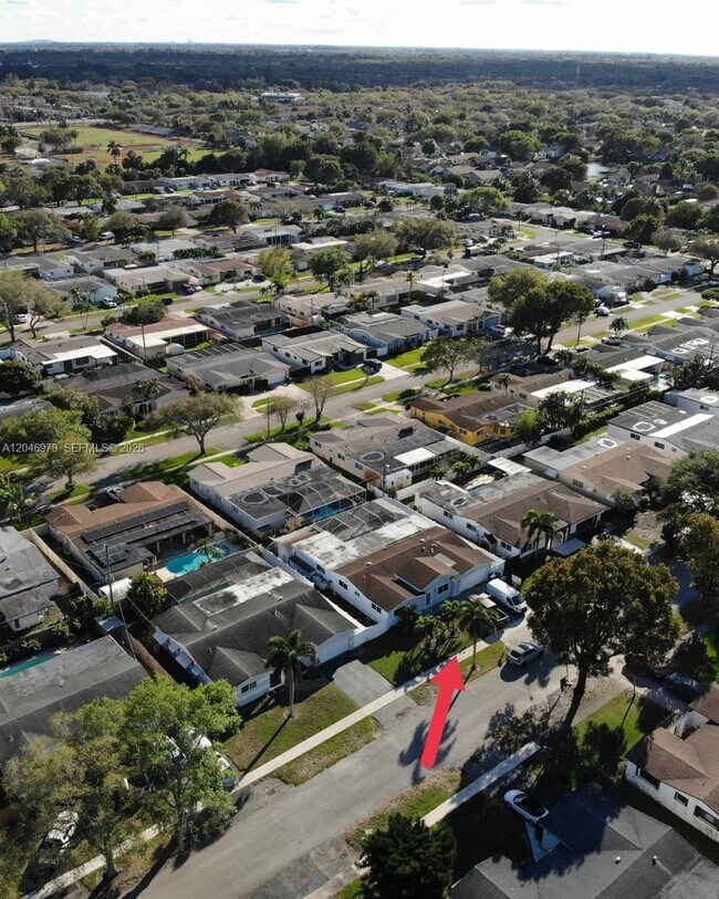 Building Photo - 9240 SW 54th St