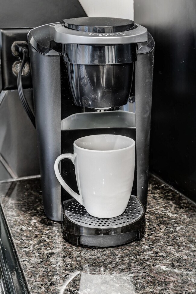 Building Photo - 940 Piedmont Ave NE