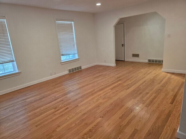 Building Photo - 7264 Northmoor Dr