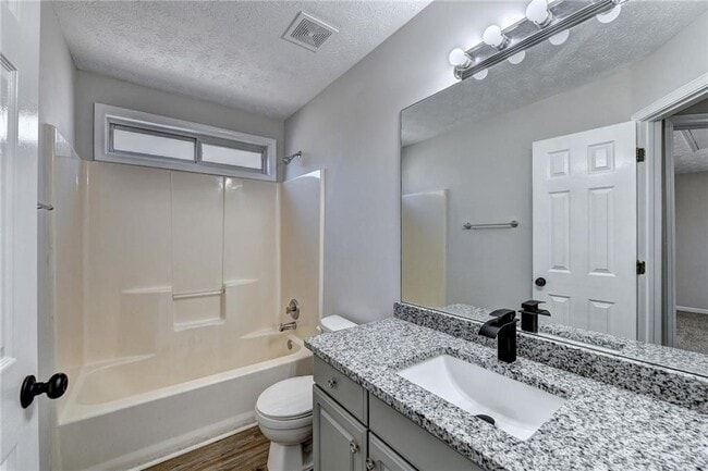 Building Photo - 3290 Serenade Ct