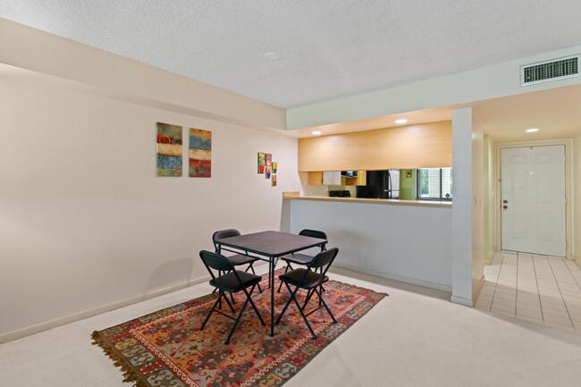 Building Photo - 2621 Village Blvd