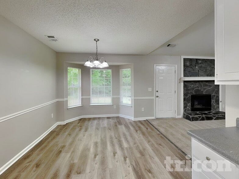 Building Photo - 372 Cheri Pl