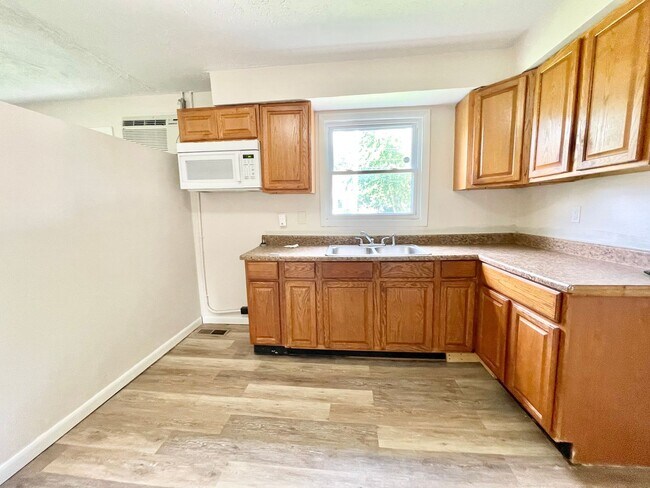 Building Photo - 3 Bedroom Ranch Home