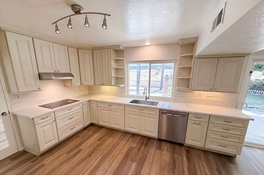 Building Photo - 1338 Cll Galante