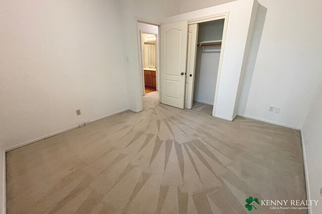Building Photo - Stunning 3 Bedroom, 2 Bathroom Home in San Carlos