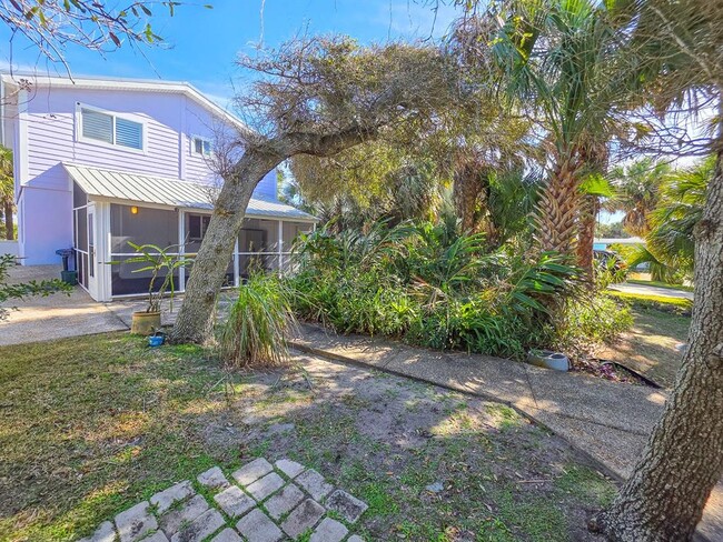 Building Photo - 1340 S Central Ave