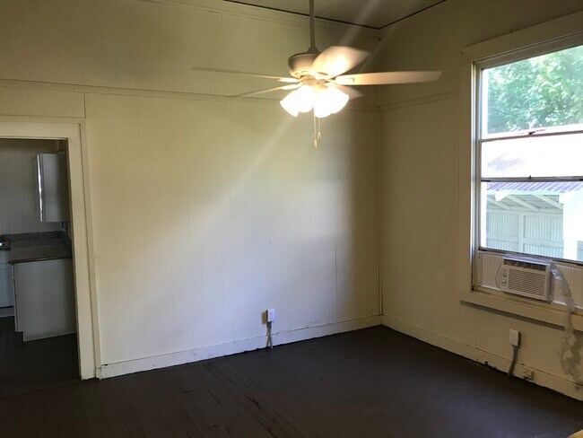 Building Photo - 719 N Madison