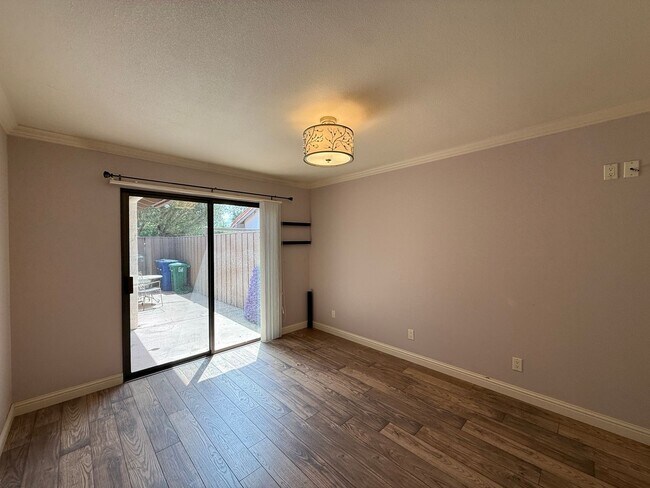 Building Photo - Beautiful Single Story Foxenwood Townhome in Orcutt with Easy Access to VSFB