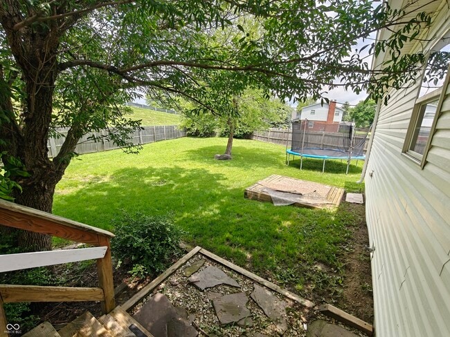 Building Photo - 802 Fern Dr