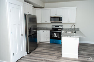 Building Photo - 386 N 100 W