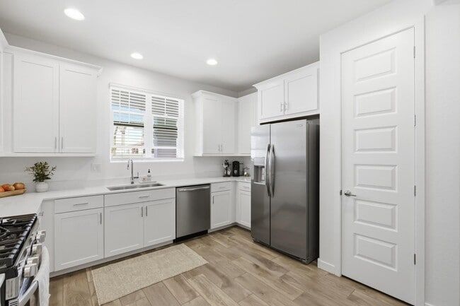 Building Photo - 3251 S Lotus