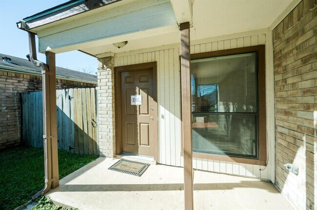 Building Photo - 4166 Amir St