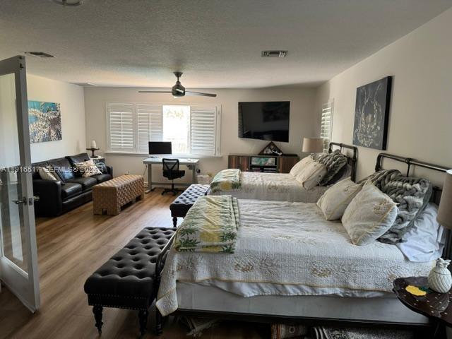 Building Photo - 352 King Fisher Dr