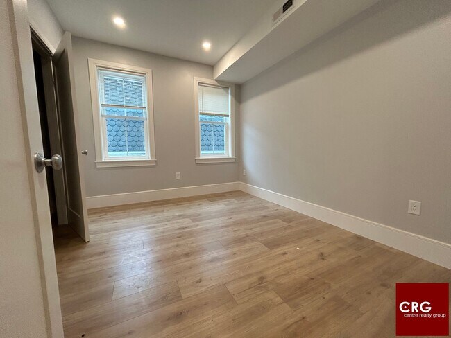 Building Photo - 124 Kenrick St