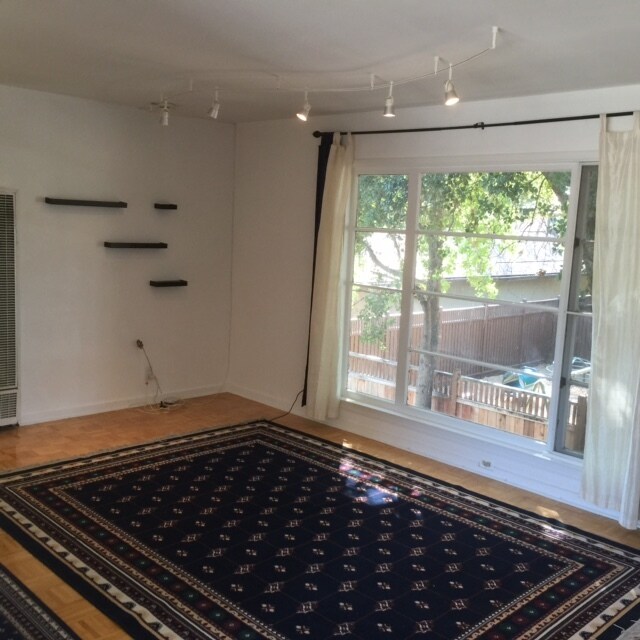 Living Room1 - 481 Willow Rd