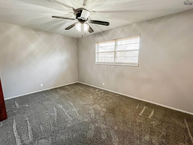 Building Photo - 5533 Briargrove Dr