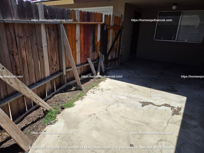 Building Photo - Nice Home For Rent - Duplex with private yard