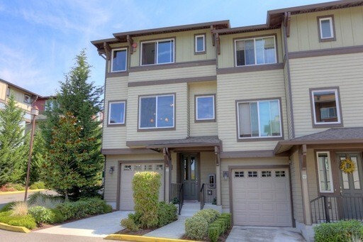 Building Photo - Luxury Bothell Townhome For Rent! 2 Car Ga...