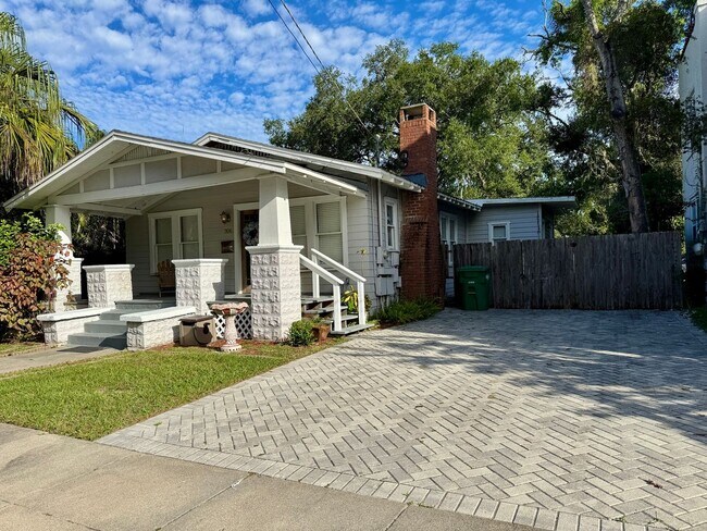 Building Photo - Great 3 Bed 2 Bath Home in Seminole Heights