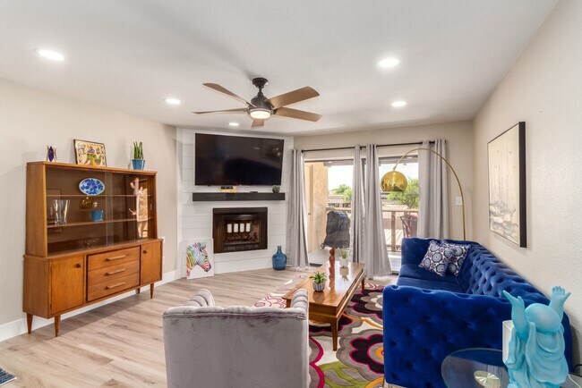 Building Photo - 8649 E Royal Palm Rd
