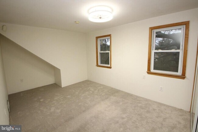 Building Photo - 2448 Pershing Ave