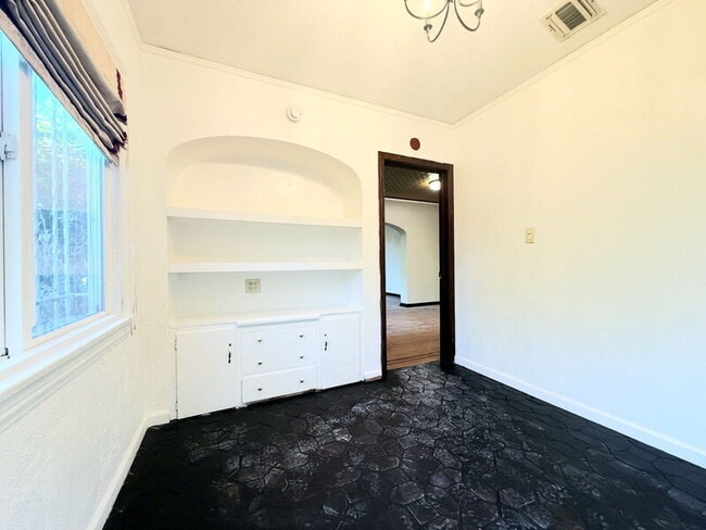 Building Photo - 7001 2nd Ave