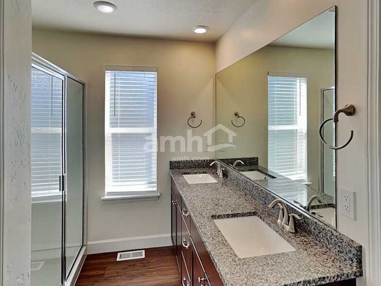 Building Photo - 2357 Surry Way