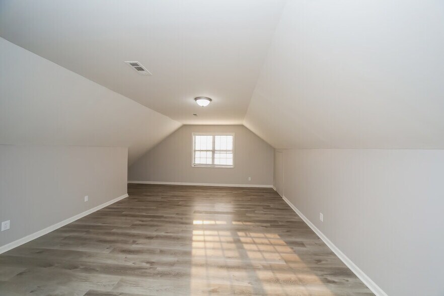 Building Photo - 312 Clarington Dr