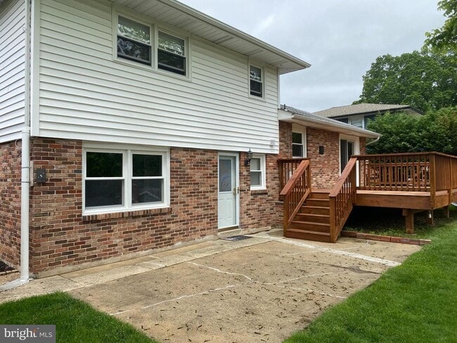 Building Photo - 2721 Burnley Rd