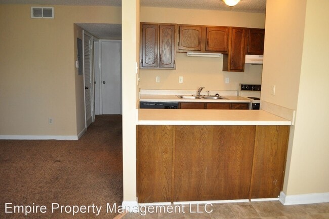 Building Photo - 2220 Wind Trace Cir SW