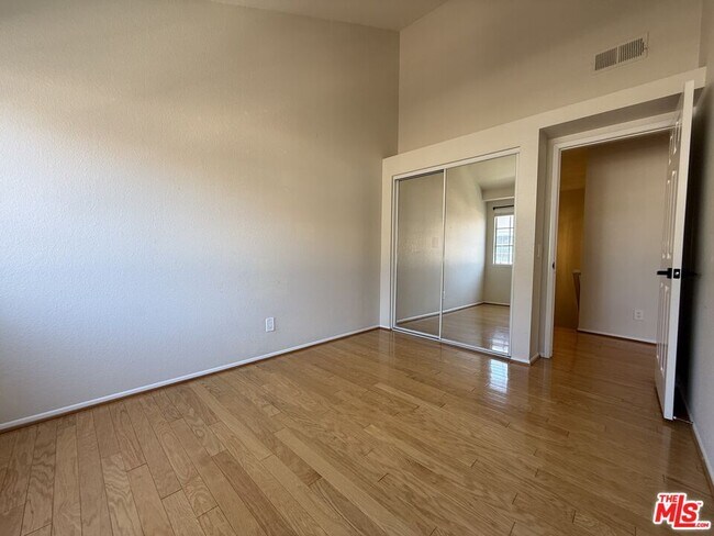 Building Photo - 13975 Lemoli Ave