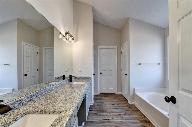 Building Photo - 3290 Serenade Ct