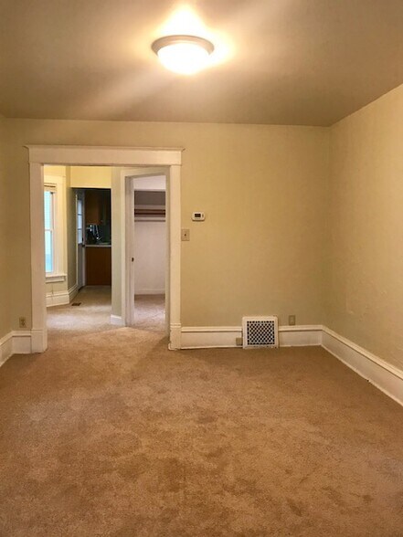 Living room - 230 9th Ave N