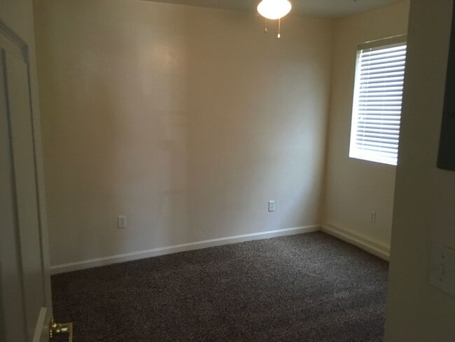 Building Photo - Downtown Downstairs Income Restricted Single Level ADU Accessible Unit