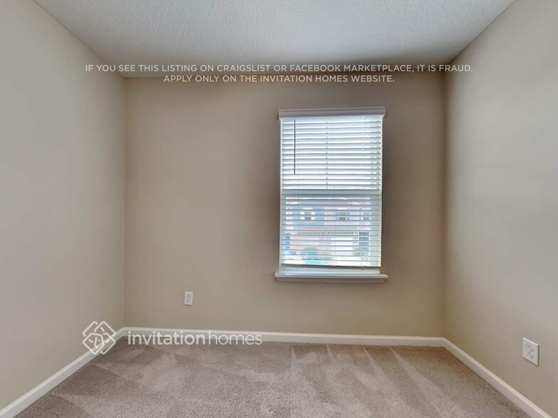Building Photo - 13305 Shore Grass Dr