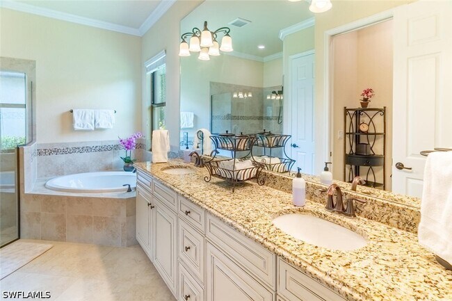 Building Photo - 9372 Vercelli Ct