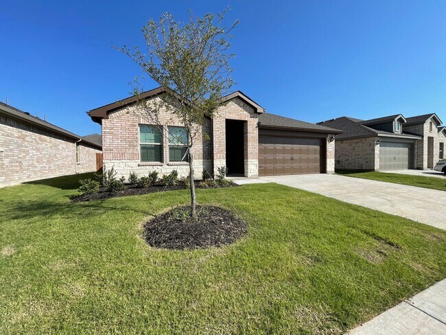 Building Photo - AVAILABLE NOW 4 BEDROOM 2 BATH NEW CONSTRU...
