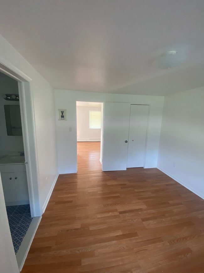 Building Photo - 1630 N Pontiac Trl