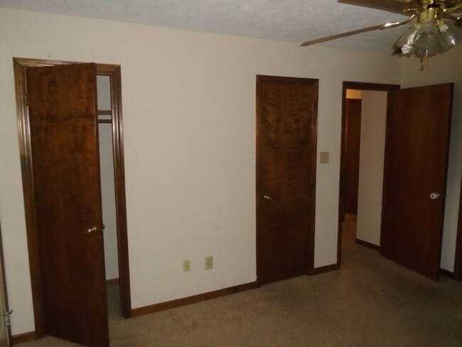 Building Photo - Timberlake  Apartments