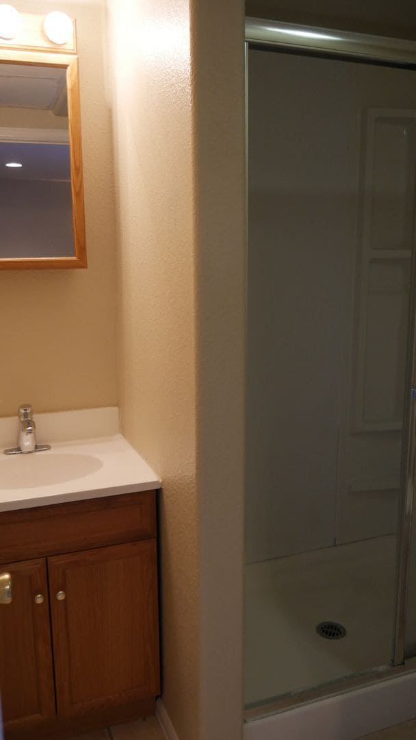 Building Photo - 4 Bed 3 Bath off Dublin/Powers w/AC- Avail...