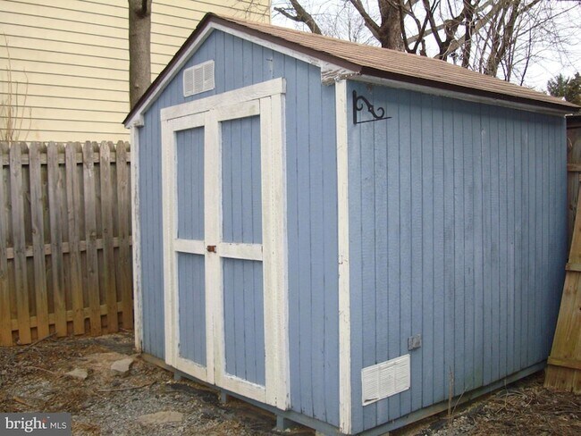 Building Photo - 204 Cameron St