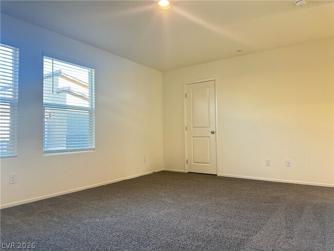 Building Photo - 9918 Saffron Hls St