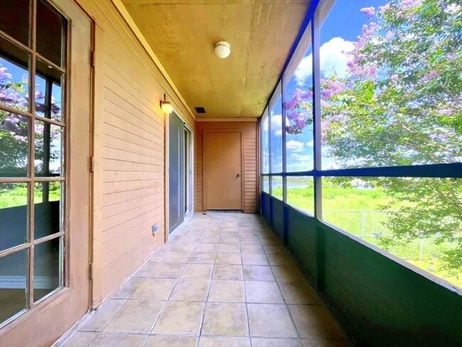 Building Photo - 10555 Turtlewood Ct
