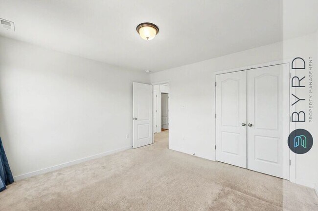 Building Photo - 16921 Thornapple Run