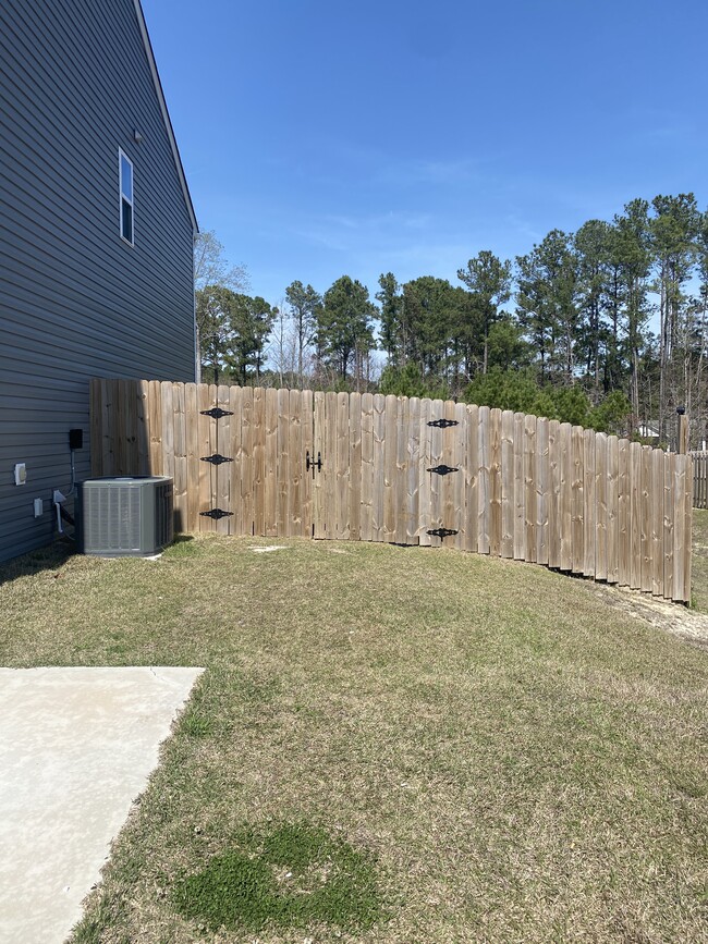 Building Photo - 124 Longhorn Rd